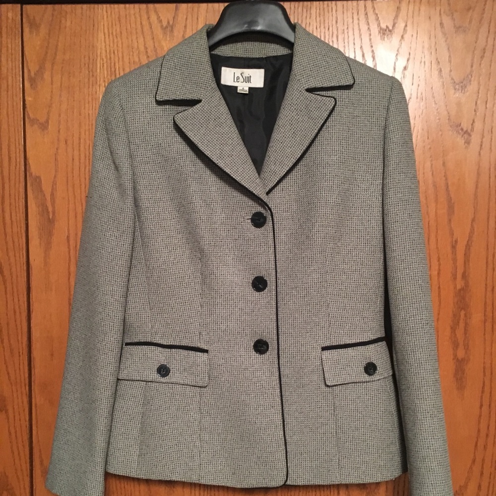 Women’s green/black tweed suit (skirt and blazer)